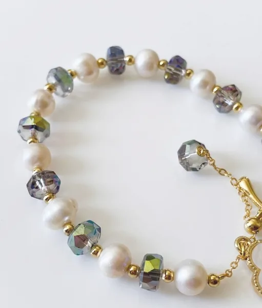 Pearl & Crystal Toggle Bracelet, photo 2